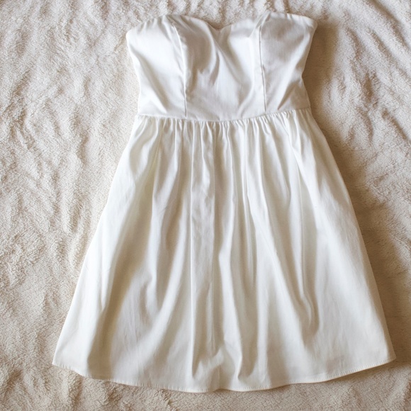NWOT Strapless dress with bow in back from Dillard - Picture 2 of 3